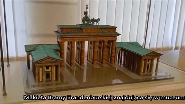 Dziedziniec i oficyna Muzeum Tkactwa w Kamiennej Górze - przed remontem i po remoncie смотреть онлайн