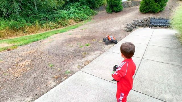 X MAXX REMOTE CONTROL MONSTER TRUCK from TRAXXAS FUN PLAYTIME for Elias смотреть онлайн