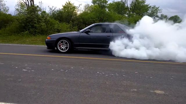 R32 Skyline GTR burnout #1 смотреть онлайн