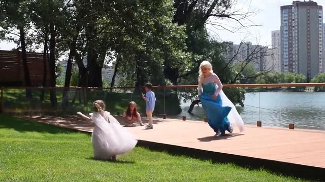 День Рождения. Алисии 3 года! Игра с Эльзой. смотреть онлайн