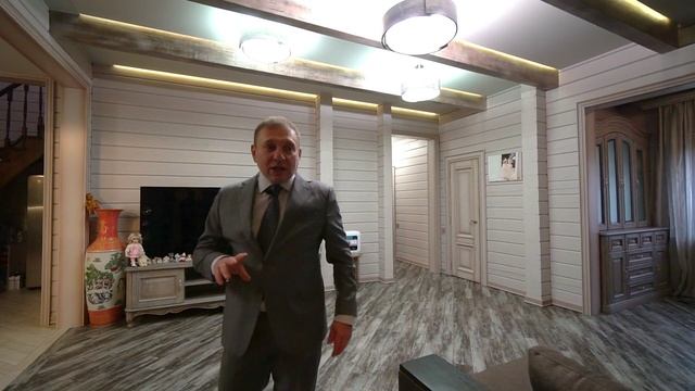 Усадьба из клееного бруса под сенью столетних дубов в камерном поселке "Берёзы" на Юге Подмосковья смотреть онлайн