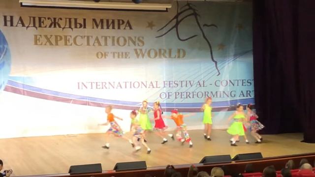 Студия современного танца «Дети Солнца» номер « Не жужжать!» смотреть онлайн
