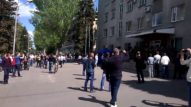 11.05.2014 Срыв референдума в Красноармейске. Начало. смотреть онлайн