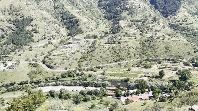 Грузия - пещерный город Вардзия / Нашли древнюю Крепость Хертвиси / путешествие на авто из РОССИИ смотреть онлайн