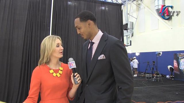 Clippers re-sign Ryan Hollins смотреть онлайн