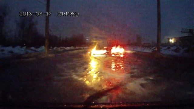 2 машины в огромной луже смотреть онлайн
