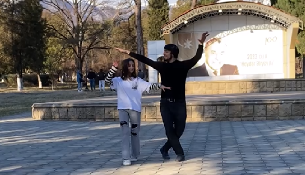 ALISHKA Девочка Танцуй Лезгинка 2024 Lezginka Chechen Girl Dance Девушки Танцуют Супер Zaqatala Park смотреть онлайн