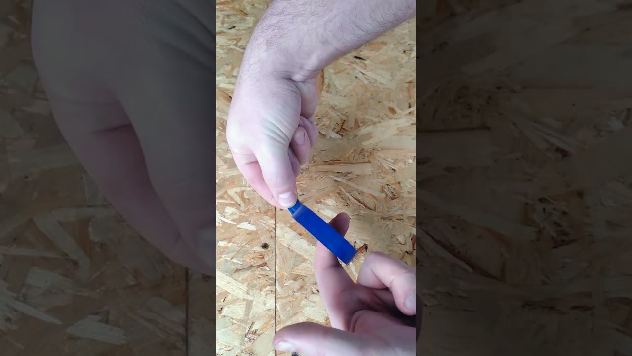 Первое правило электрика - замотай отвёртку изолентой #лайфхаки смотреть онлайн