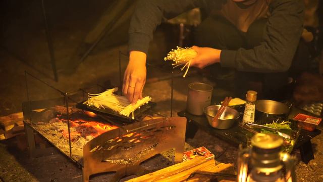 私がソロキャンプを好きな理由。冬の里山で無骨キャンプ【ソロキャンプ女子】 смотреть онлайн