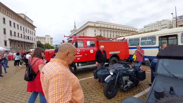VW Tiguan Plug-in, MINI Resolute и Есенен ретро салон - Auto Fest S08EP04 смотреть онлайн