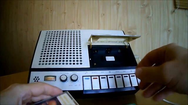 Магнитофон ЭЛЕКТРОНИКА 322 Сделан в СССР и продолжает работать. смотреть онлайн
