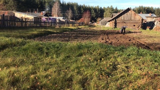 Пашем огород, Устроился на работу и уволился в этот же день смотреть онлайн