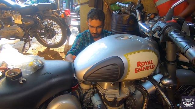 Royal Enfield Classic 350 | New Fuel Tank | Price is so less? смотреть онлайн