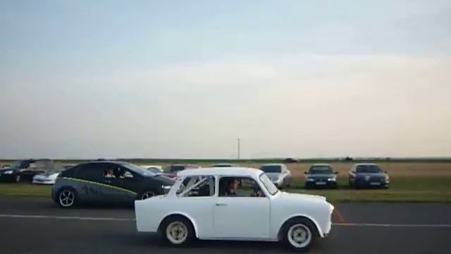 Race & Tuning Day 2012 Honda Civic vs Trabant смотреть онлайн
