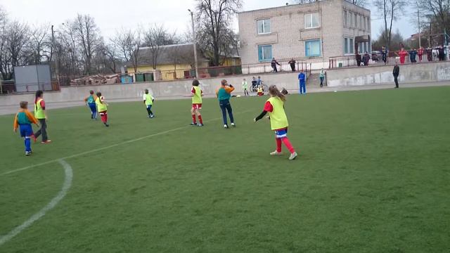 26.04.15 Столбцы(06-07)-Минск-девочки(05) 2тайм Ч1 смотреть онлайн