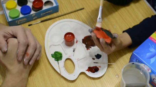 Лепим с ребенком из полимерной глины смотреть онлайн