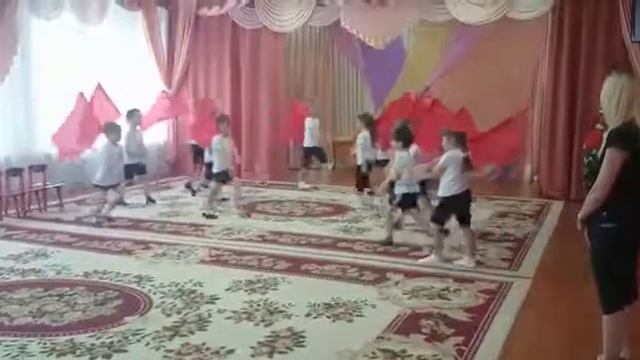 Спортивные перестроения под музыку О.Газманова "Россия, вперед! смотреть онлайн