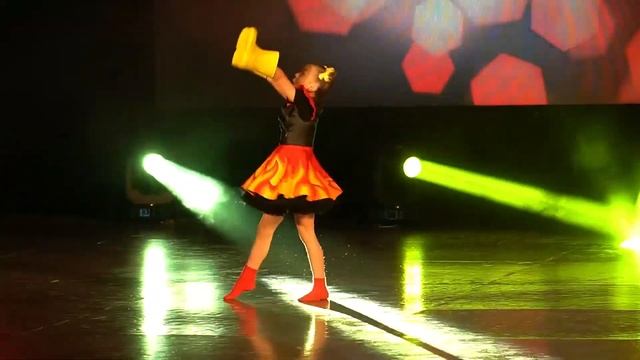 DanceAvenue Корниенко Милана Выйду на улицу DanceAvenue Show 10 лет смотреть онлайн