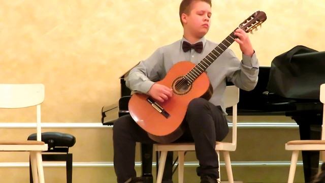 Витя гитара 12 лет. Vitya guitar is 12 years old. смотреть онлайн