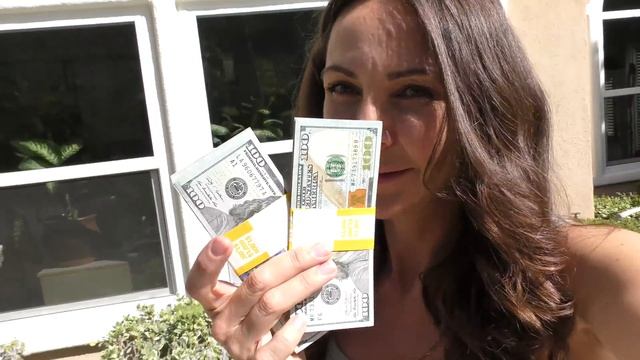 LAST ONE to stay UNDERWATER wins $2,000 | Who Cheats?!?! | We Are The Davises смотреть онлайн