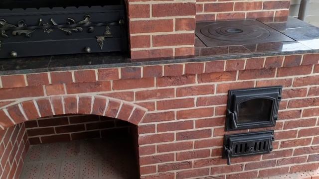 Печь-Барбекю из кирпича ручной формовки смотреть онлайн