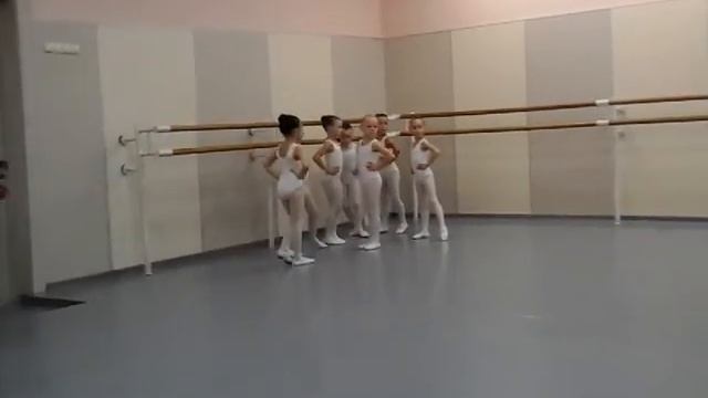 Харьковская Хареогрфическая школа. Открытый урок. Предмет Танец. смотреть онлайн
