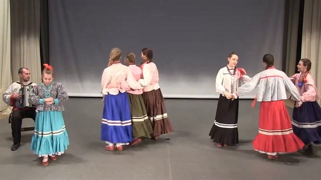 Образцовый ансамбль народной песни Прялица. "На горе-то калина" - плясовая песня Самарской области. смотреть онлайн