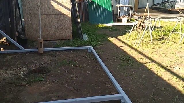 Хоз.постройка из профнастила и проф.трубы. Начало смотреть онлайн