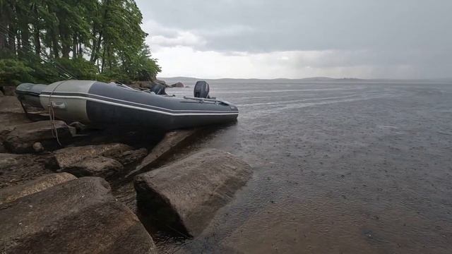 РЫБАЛКА НА СПИННИНГ С ЛОДКИ. Открываем водомоторный сезон, ищем щуку и ловим окуней! смотреть онлайн