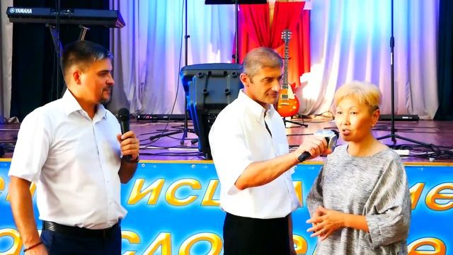 Молитва с помазанной водой на служении и за зрителей. Свидетельства. смотреть онлайн