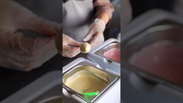 Как мы готовим клубнику в шоколаде ?? #клубникавшоколаде смотреть онлайн