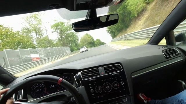 Nordschleife: Golf GTI TCR and Golf R having Fun смотреть онлайн