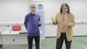 Павел Шмаков и учащиеся школы СОлНЦе