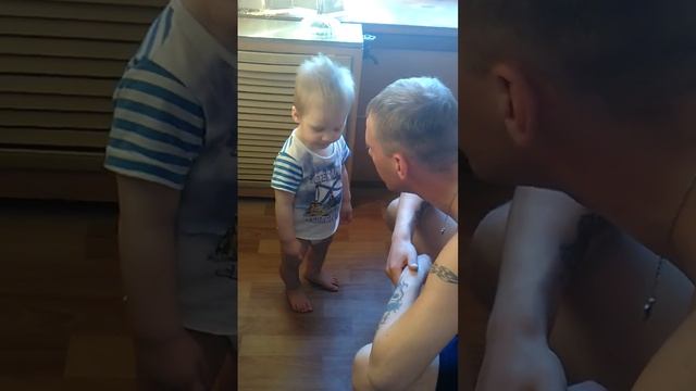 Серьезный разговор папы с годовалым сыном!!! смотреть онлайн