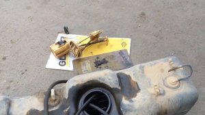 Форд Транзит 2.4D съем бака чистка заборника