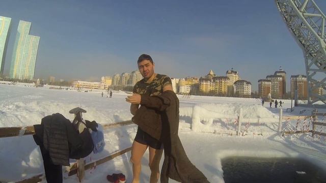 МОРЖИ В АСТАНЕ! СУРОВЫЕ МОРОЗЫ АСТАНЫ! МИНУС 28 ГРАДУСОВ. смотреть онлайн