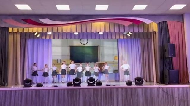 Танец "Перемена". Старшая студия танца "Fly Dream" смотреть онлайн