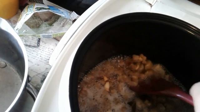 Топленое сало смалец шкварки выжарки в мультиварке. смотреть онлайн