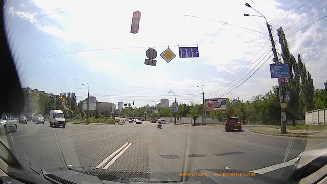 Велосипед и перекресток смотреть онлайн