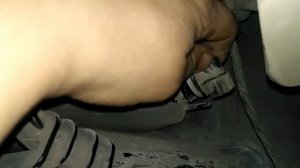 Замена лампочки противотуманки на KIA RIO (2016г. рестайлинг)