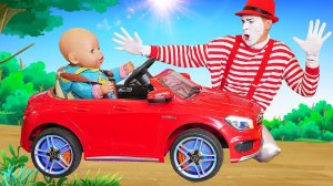 Видео куклы БЕБИ БОН - Тачка для пупсика Baby Born! - Весёлые игры машинки. Детские мультики онлайн
