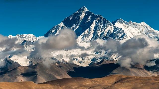 Эверест. Высочайшая вершина Земли.