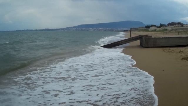 Каспийское море, в далеке на горизонте Махачкала. смотреть онлайн