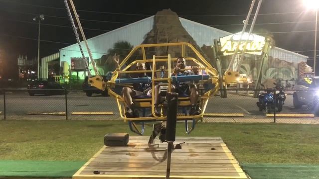 LANGUAGE WARNING: Bungee cord snaps on slingshot ride at Florida adventure park смотреть онлайн
