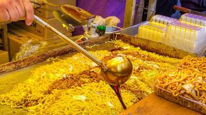 Японская уличная еда - жареная лапша якисоба