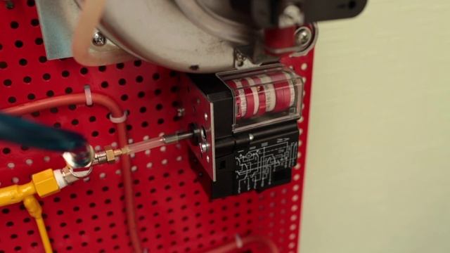 Демонстрационный стенд EC7850 с блоком контроля герметичности A4021 смотреть онлайн