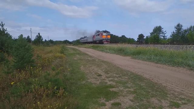 ТЭП-70 с пригородным поездом 6556 Ненокса-Северодвиск, отправился с О.П. Солза смотреть онлайн