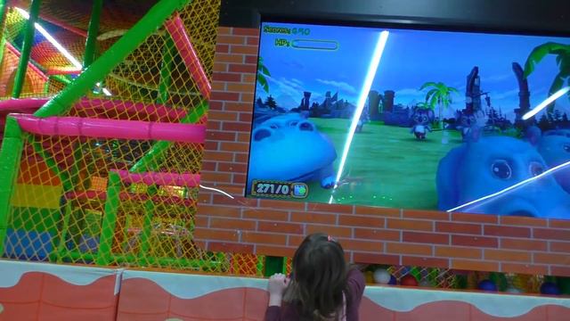 ДЕТСКИЙ РАЗВЛЕКАТЕЛЬНЫЙ ЦЕНТР ИГРОВОЙ ЦЕНТР ДЛЯ ДЕТЕЙ ДЕТИ ИГРАЮТ ИГРЫ ДЕТИ ИГРАЮТ смотреть онлайн