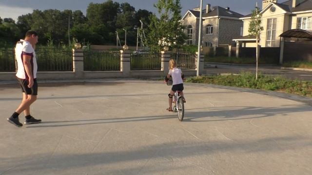 Как научиться кататься на двухколёсном велике смотреть онлайн