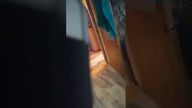 надо воспитывать когда лежат поперёк кровати , а сейчас поздно. Даже ремень не поможет.... смотреть онлайн
